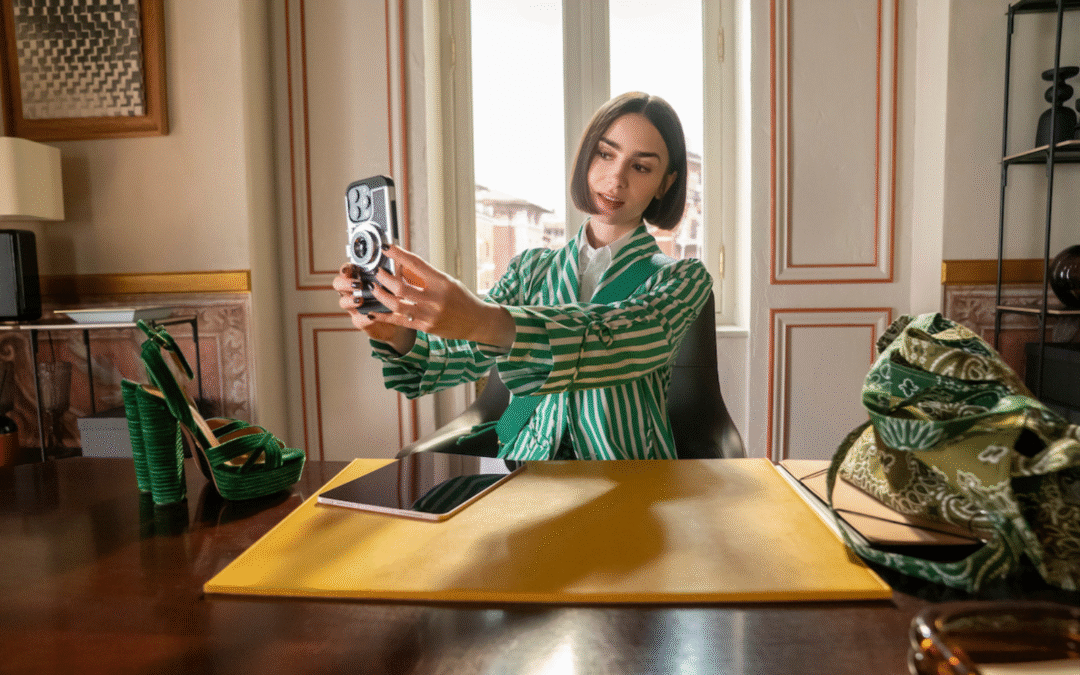 Netflix назвав дату релізу п’ятого сезону серіалу «Емілі в Парижі» та показав перші кадри