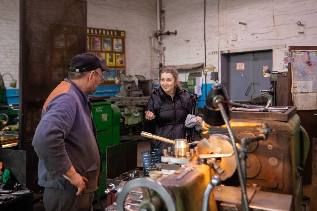 «Це тисячі тонн металу, але тільки люди запускають його в рух». Інтерв’ю з комунікаційницею Київського метрополітену Оксаною Никифорук
