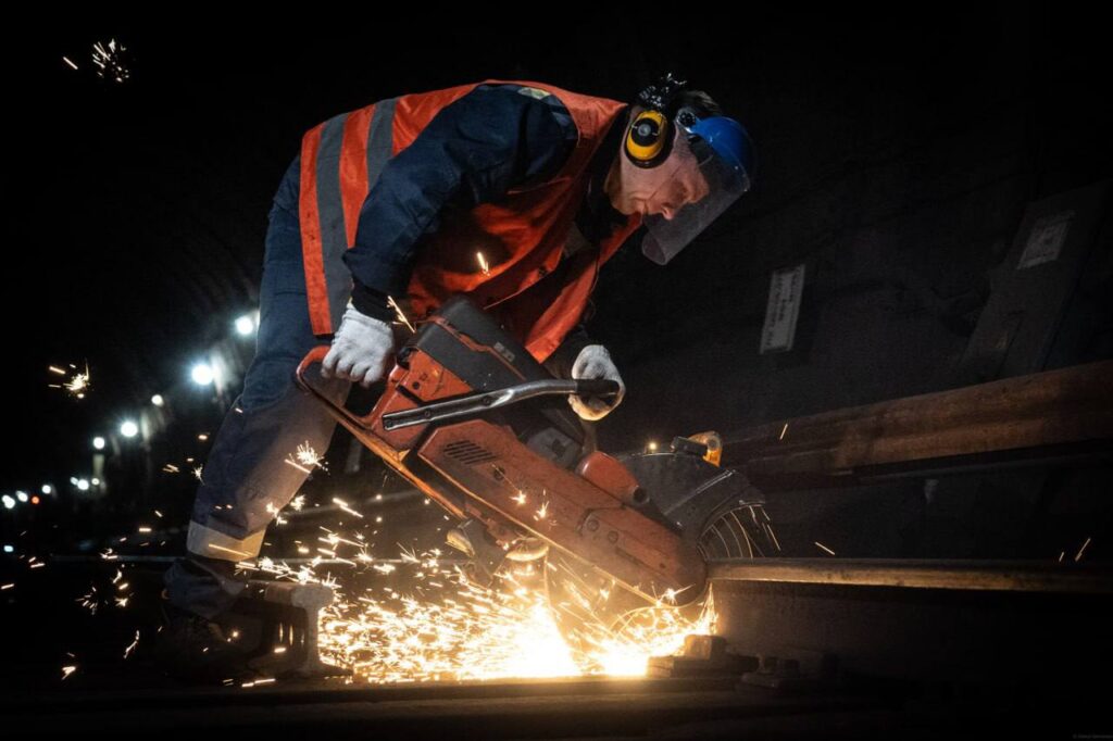 «Це тисячі тонн металу, але тільки люди запускають його в рух». Інтерв’ю з комунікаційницею Київського метрополітену Оксаною Никифорук