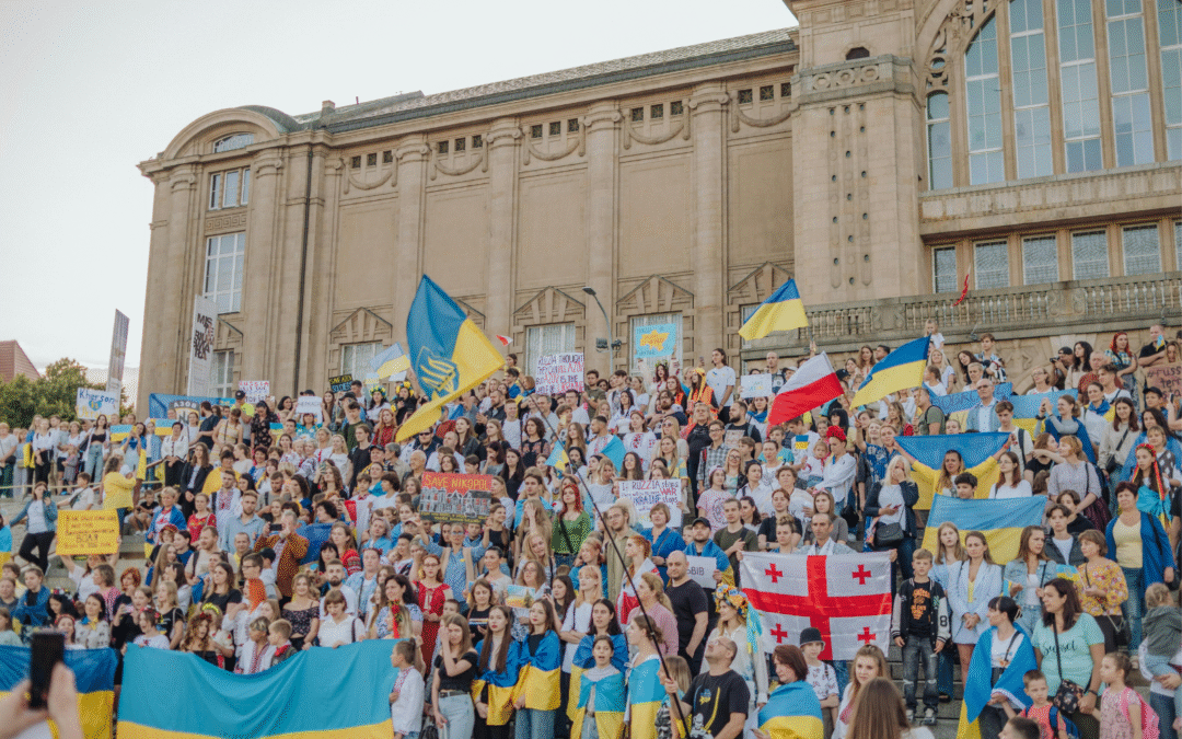 Йоланта Кваснєвська, Ольга Токарчук і сотні інших польських жінок вимагають відновити допомогу українським біженкам