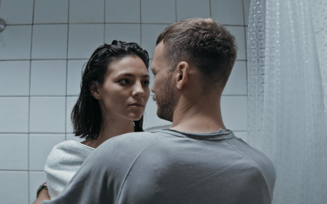 Оновлено. Jerry Heil та YARMAK випустили кліп на пісню «З якого ти поверху неба?»