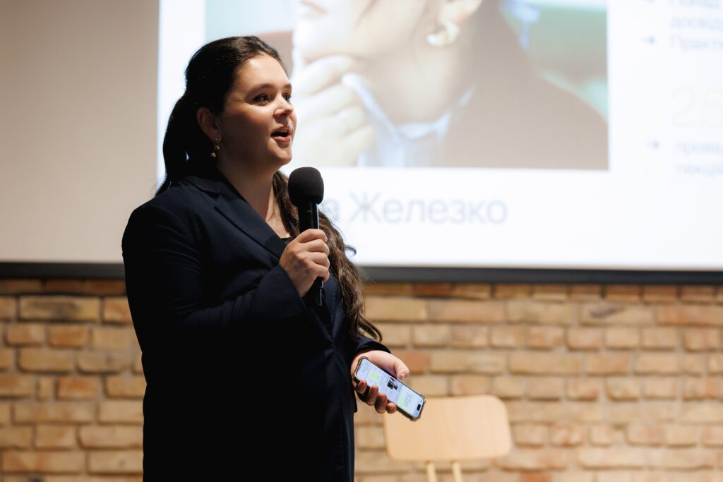 В Україні проведуть безоплатний курс із фінансової грамотності для жінок «Розраховую на себе»