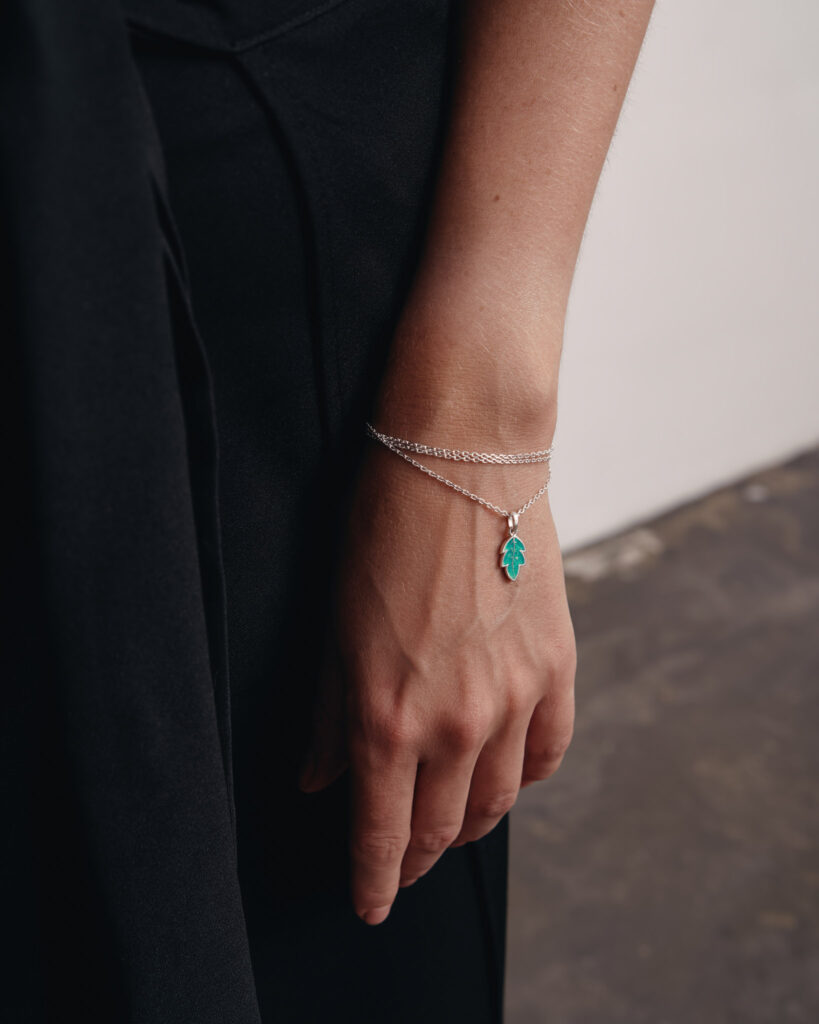 DARI jewelry та Animalism by UAnimals випустили благодійну колекцію прикрас «Ліс усередині»