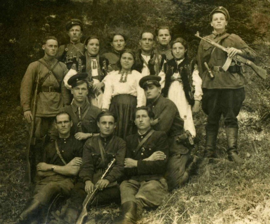 «Для мене жінки з ОУН та УПА були тилом, до якого я поверталася». Марина «Мамайка» Мірзаєва про книжку «Жінки свободи» 10 «Для мене жінки з ОУН та УПА були тилом, до якого я поверталася». Марина «Мамайка» Мірзаєва про книжку «Жінки свободи»