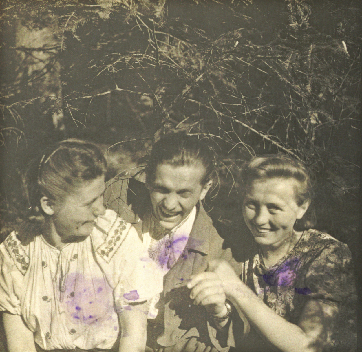 «Для мене жінки з ОУН та УПА були тилом, до якого я поверталася». Марина «Мамайка» Мірзаєва про книжку «Жінки свободи» 8 «Для мене жінки з ОУН та УПА були тилом, до якого я поверталася». Марина «Мамайка» Мірзаєва про книжку «Жінки свободи»