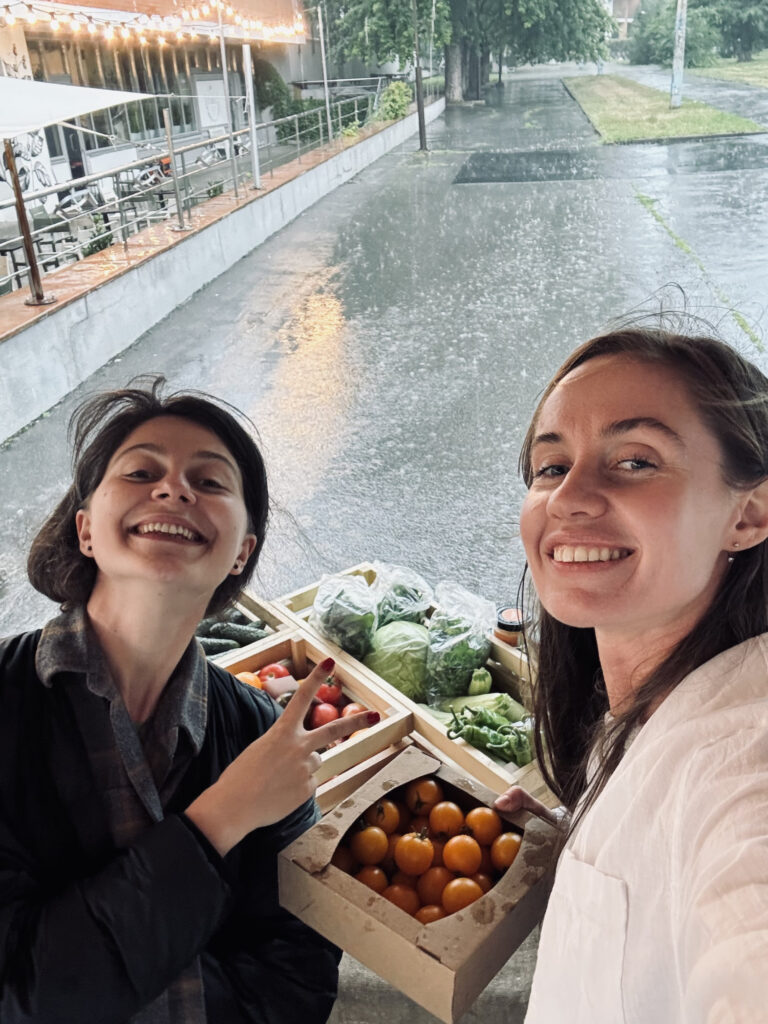 «Лавка деокупації». Як Мер’ям Йол та Наталі Артюшенко створили проєкт для підтримки мешканців прифронтових селищ