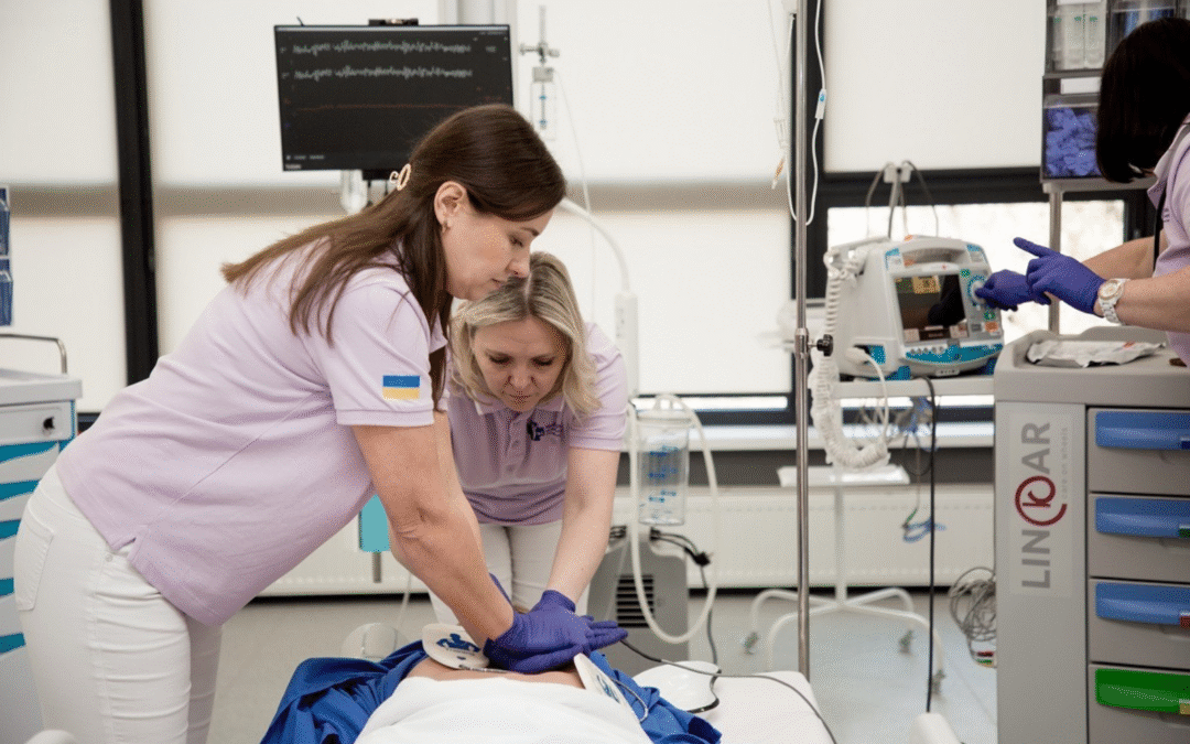 В Україні запускають безплатну програму підготовки асистентів із персонального догляду 