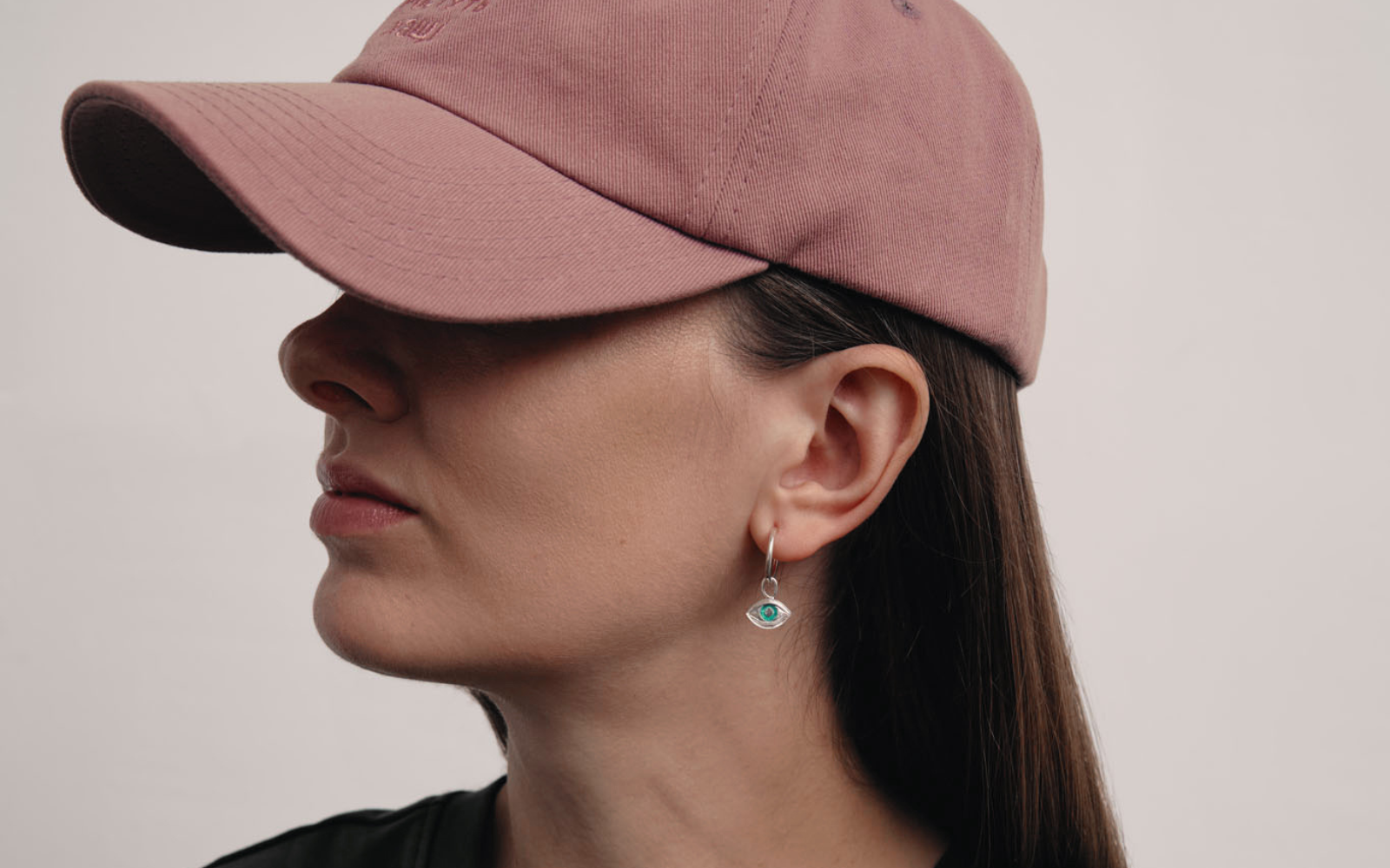 DARI jewelry та Animalism by UAnimals випустили благодійну колекцію прикрас «Ліс усередині»