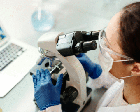 У Дніпрі суд зобов’язав жінку віддати батькам її померлого чоловіка ембріони для народження дітей