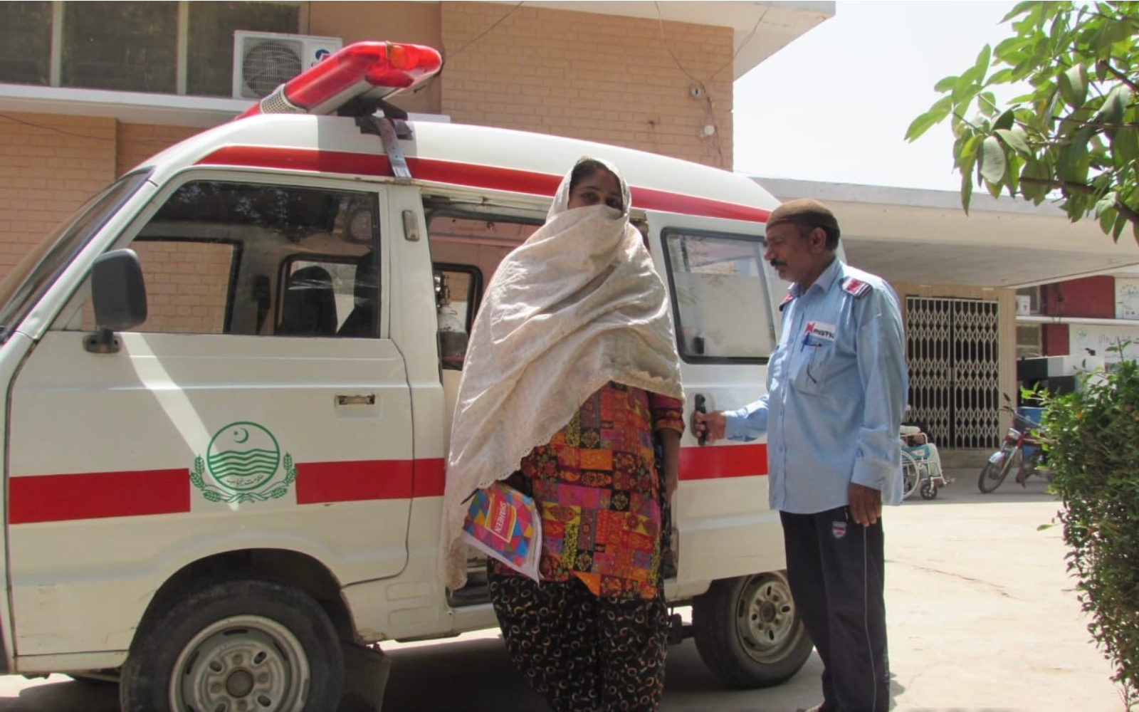 У Пакистані жінкам відмовляють у медичній допомозі без чоловічої згоди