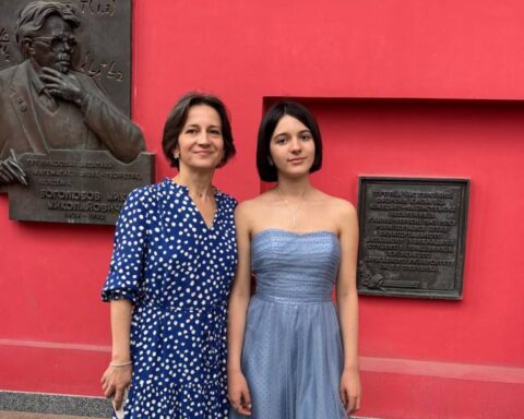 Український католицький університет відмовився надати місце у гуртожитку доньці режисерки Наталки Ворожбіт через символіку ЛГБТ