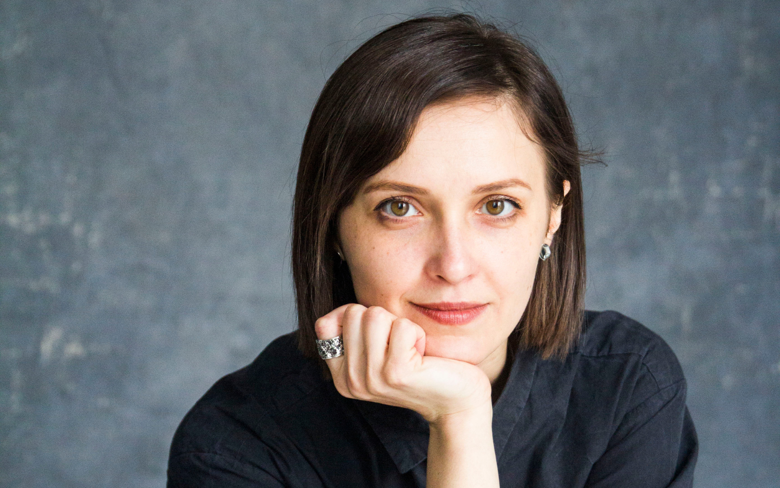 «Найбільше зачепило те, що вони пересувалися квартирою навкарачки». Жанна Озірна про ігровий фільм «Медовий місяць», знятий на основі досвіду людей в окупації