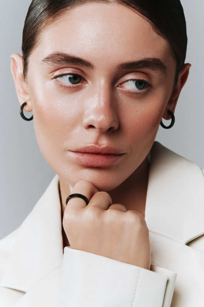 Тренд сезону від LOVE YOU: Капсула прикрас із чорними діамантами