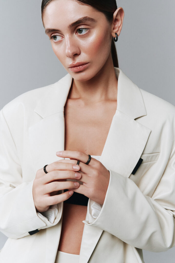 Капсула прикрас із чорними діамантами від LOVE YOU