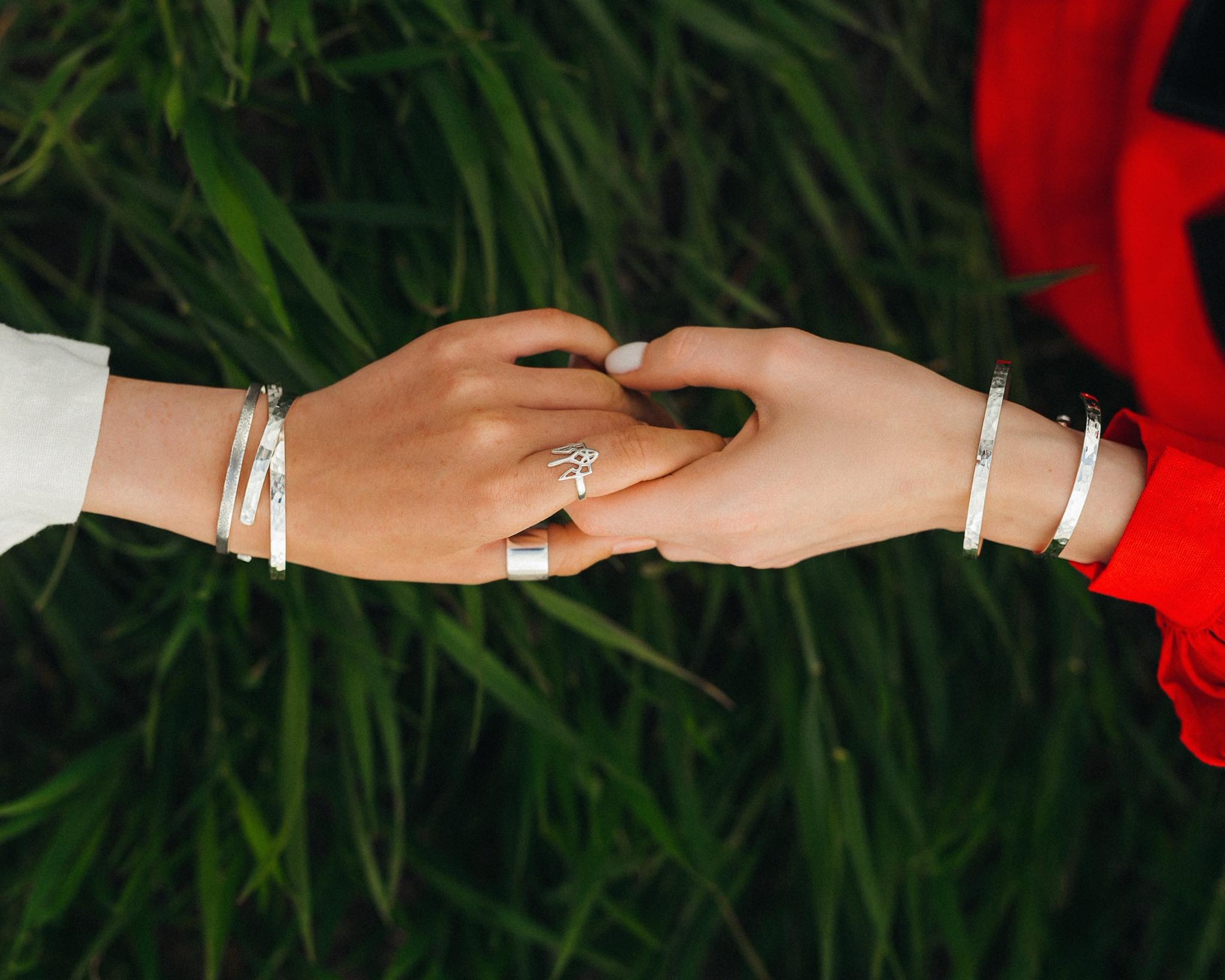 Модні браслети 2025: