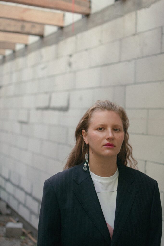 «Я проблема тут.?» У Києві відбудеться масштабний виставковий проєкт про жінок за участю 41 художниці