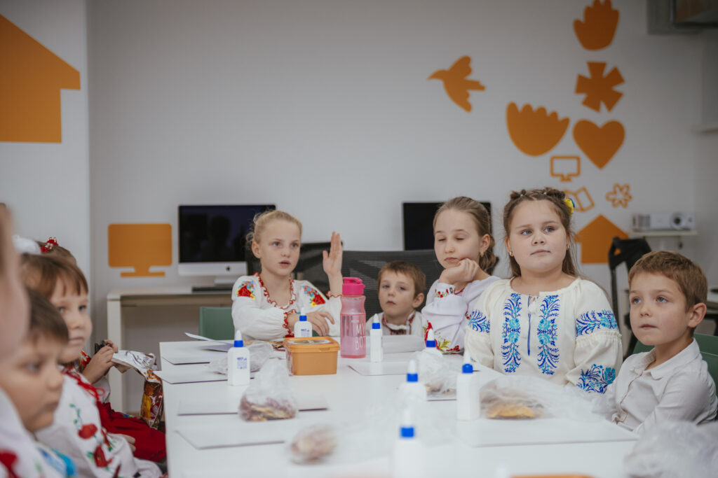 У деокупованому Ізюмі на Харківщині створили підземний освітній простір для школярів