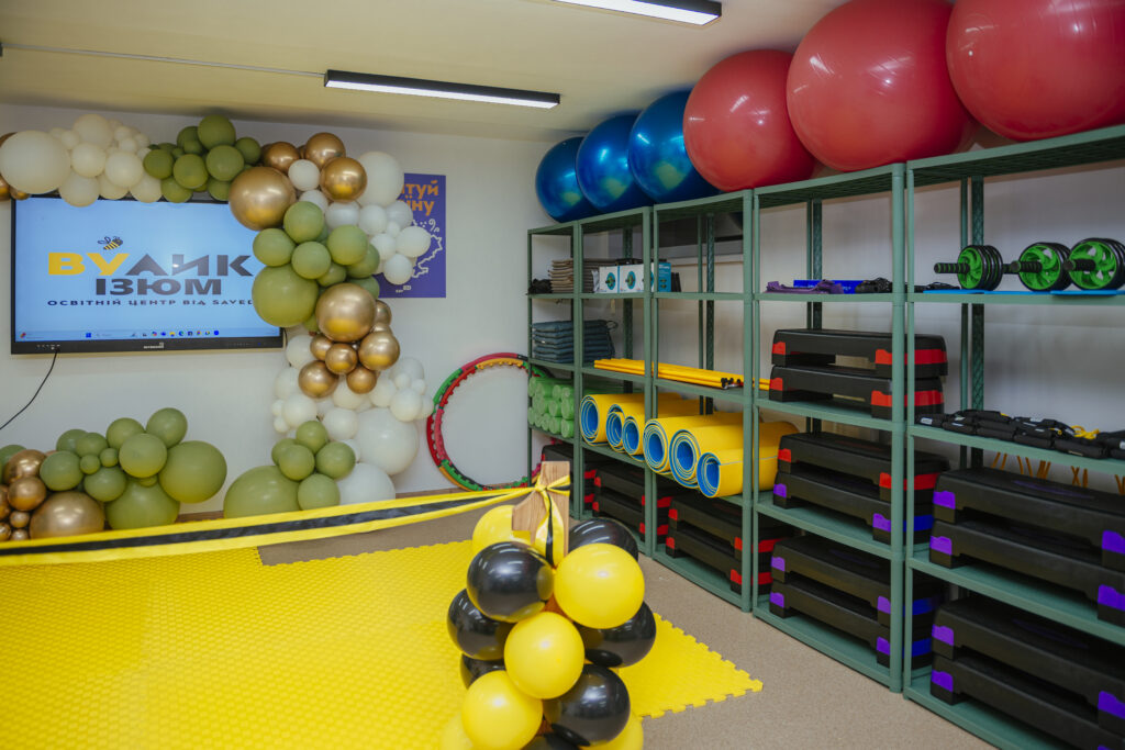 У деокупованому Ізюмі на Харківщині створили підземний освітній простір для школярів