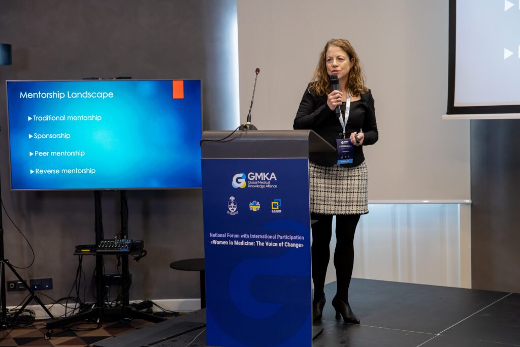 Як жінкам досягати успіху в управлінні: чотири поради від експерток із Канади та США