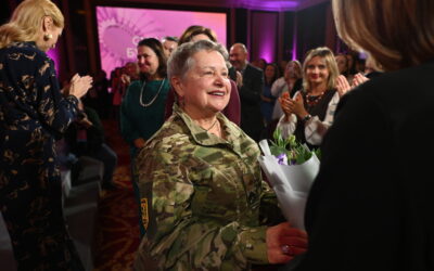 Відзнаку Українського жіночого конгресу — 2025 за лідерство отримала 73-річна військова Тетяна Теплюк