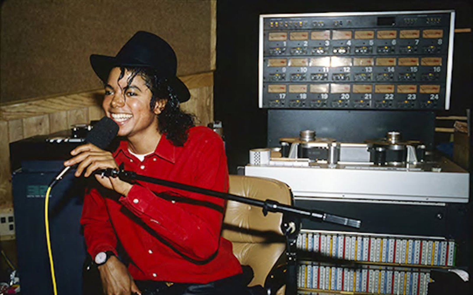 Короля попмузики Майкла Джексона звинуватили у психологічному і сексуальному насильство щодо п’яти дітей