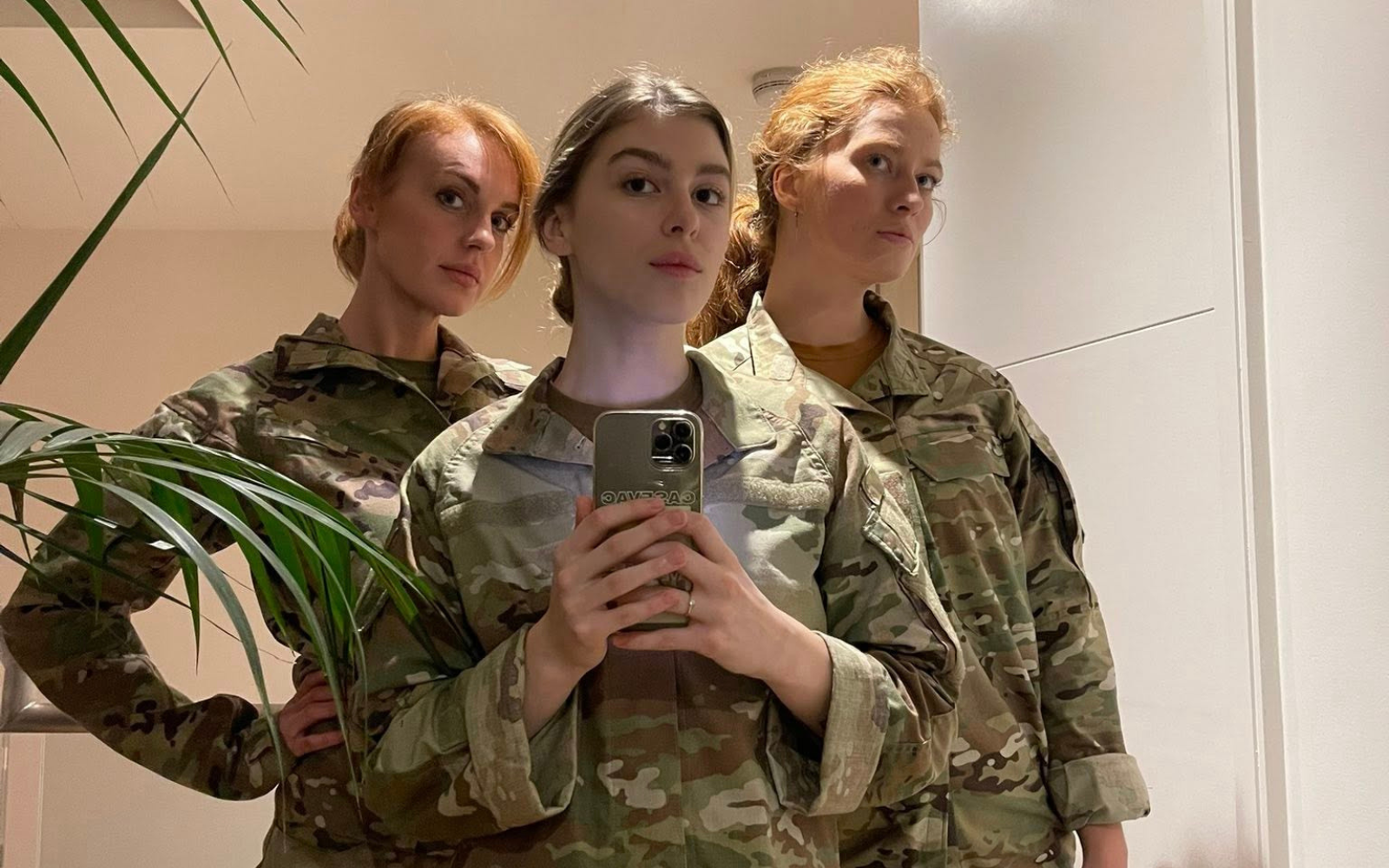 Медикині Третього армійського корпусу врятували постраждалого в ДТП у Лондоні