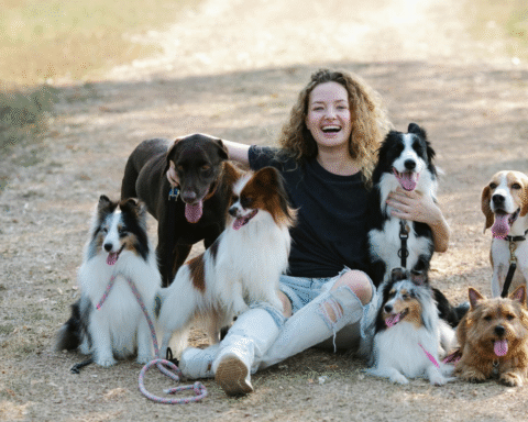 Вчені з’ясували, що взаємодія з собаками уповільнює біологічне старіння жінок та знижує вплив стресу