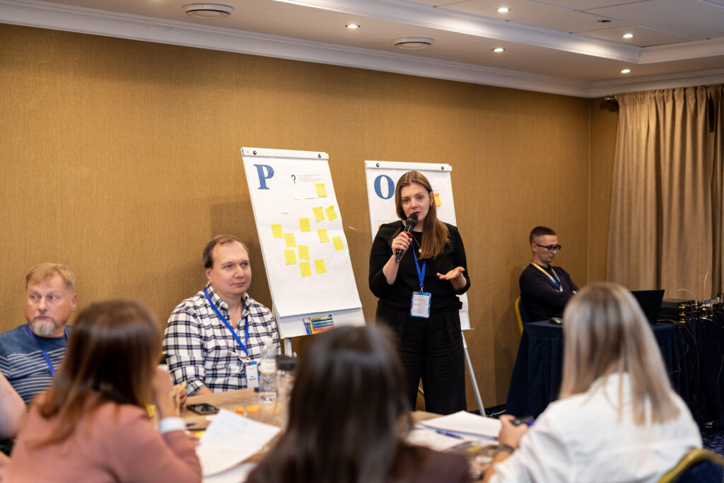 Як жінки у сфері освіти дають раду кар’єрним викликам. Український та британський досвіди