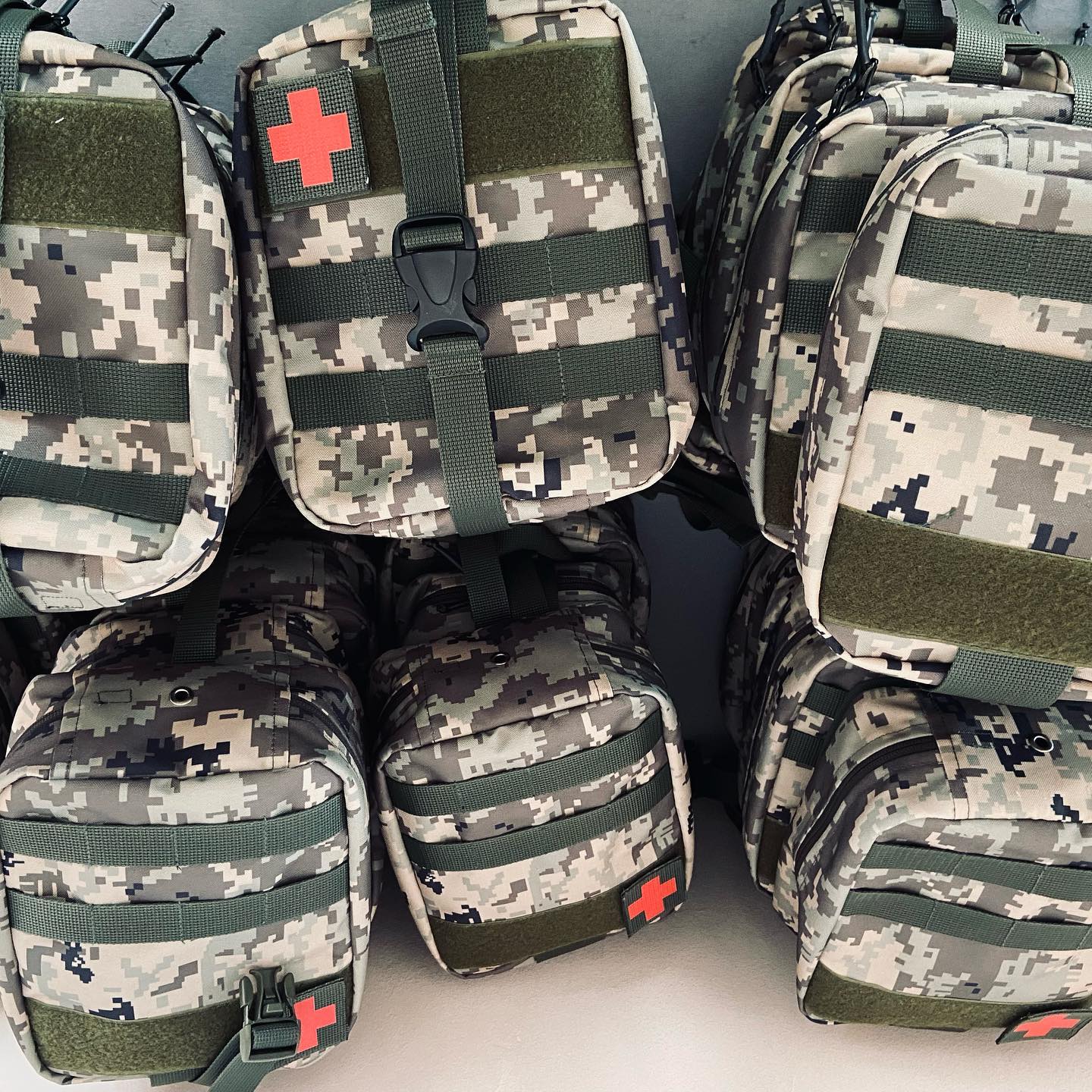 Від харківських світшотів до тактичних підсумків: історія бренда Empathic Merch