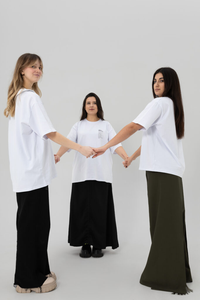 «МЕНІ МОЖНА». Бренд FMK і фонд «Сильні» запустили благодійний дроп на підтримку постраждалих від насильства