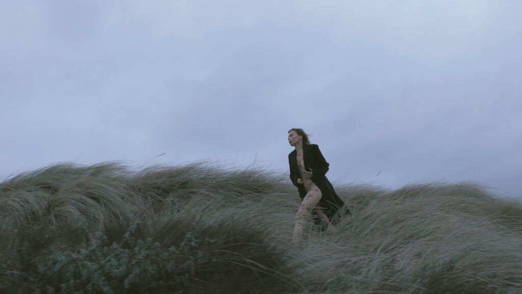 Гурт Ірени Карпи «Фактично Самі» випустив відвертий кліп на пісню «Терен»