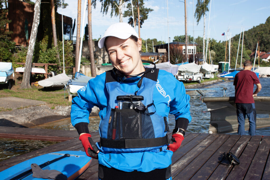 Тримати курс на життя. Як українські захисники та захисниці проходять реабілітацію під вітрилами