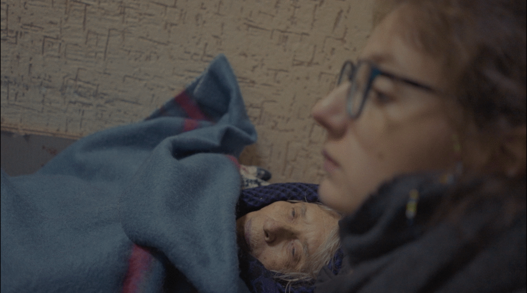 «Головне, щоб він був людиною, яка хоче жити». Режисерка Марина Нікольчева про свій документальний фільм-щоденник «Одного дня я хочу побачити тебе щасливим» 6 «Головне, щоб він був людиною, яка хоче жити». Режисерка Марина Нікольчева про свій документальний фільм-щоденник «Одного дня я хочу побачити тебе щасливим»