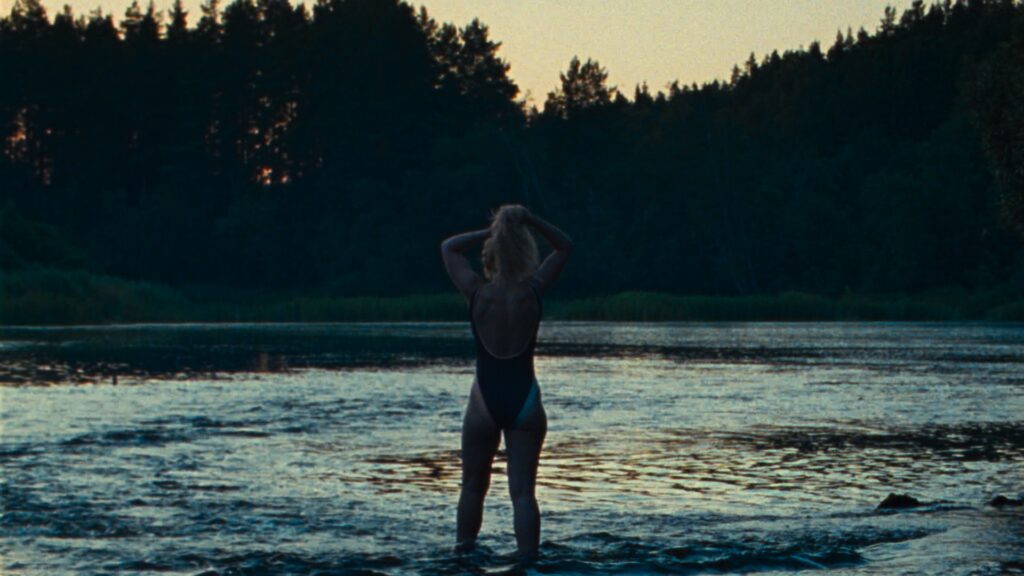 «Нас створювали, щоб нами володіли чоловіки, і сама ця ідея пригнічує». Крістен Стюарт про жіночий досвід у режисерському дебюті «Хронологія води»