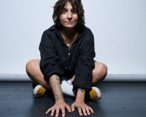 Режисерка Анна Бурячкова зніме фільм за романом Ольги Сідоріної-Вілкінс Gimme Shelter