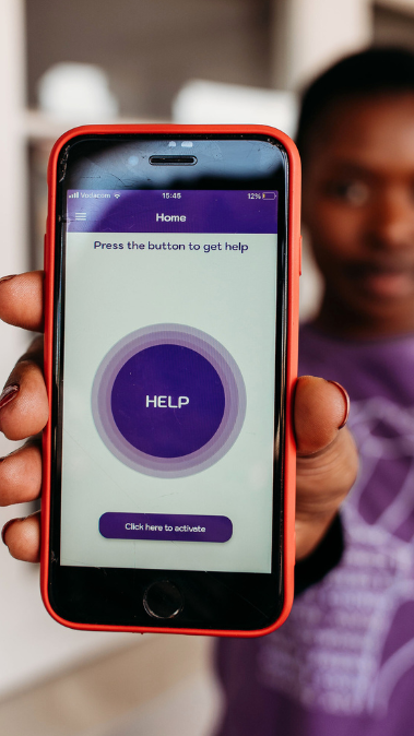 Жінка з Південної Африки створила ШІ-застосунок для боротьби з гендерно зумовленим насильством