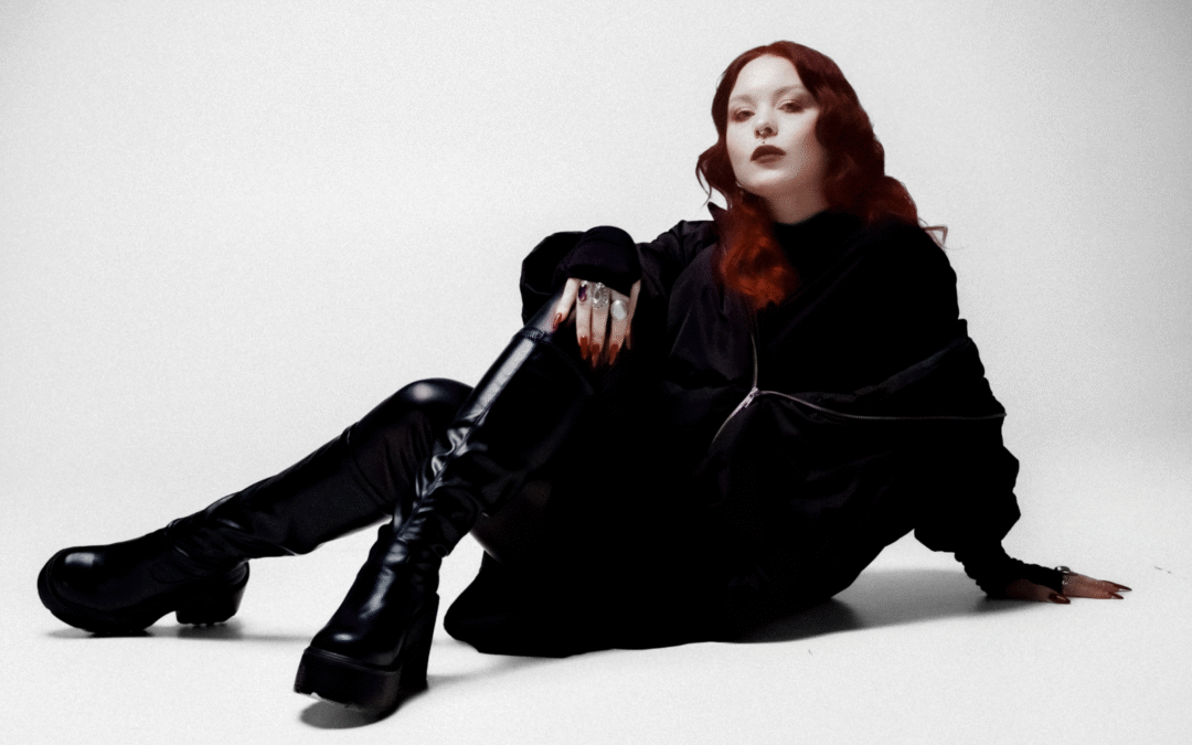 «Історія виходу з дуже нездорових стосунків». Юля Юріна випустила рок-пісню «З мене досить»