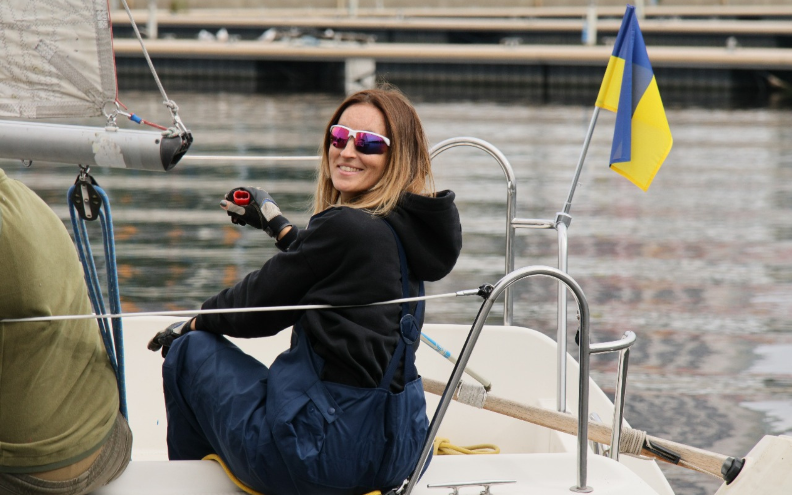 Тримати курс на життя. Як українські захисники та захисниці проходять реабілітацію під вітрилами