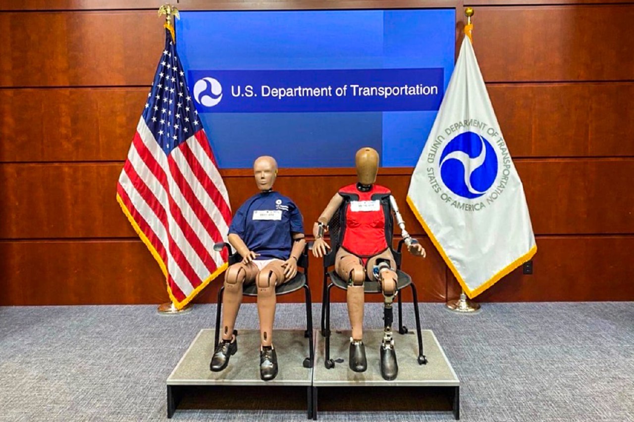 Кінець «чоловічого стандарту» безпеки: автовиробників у США зобов’яжуть використовувати жіночі манекени для краш-тестів