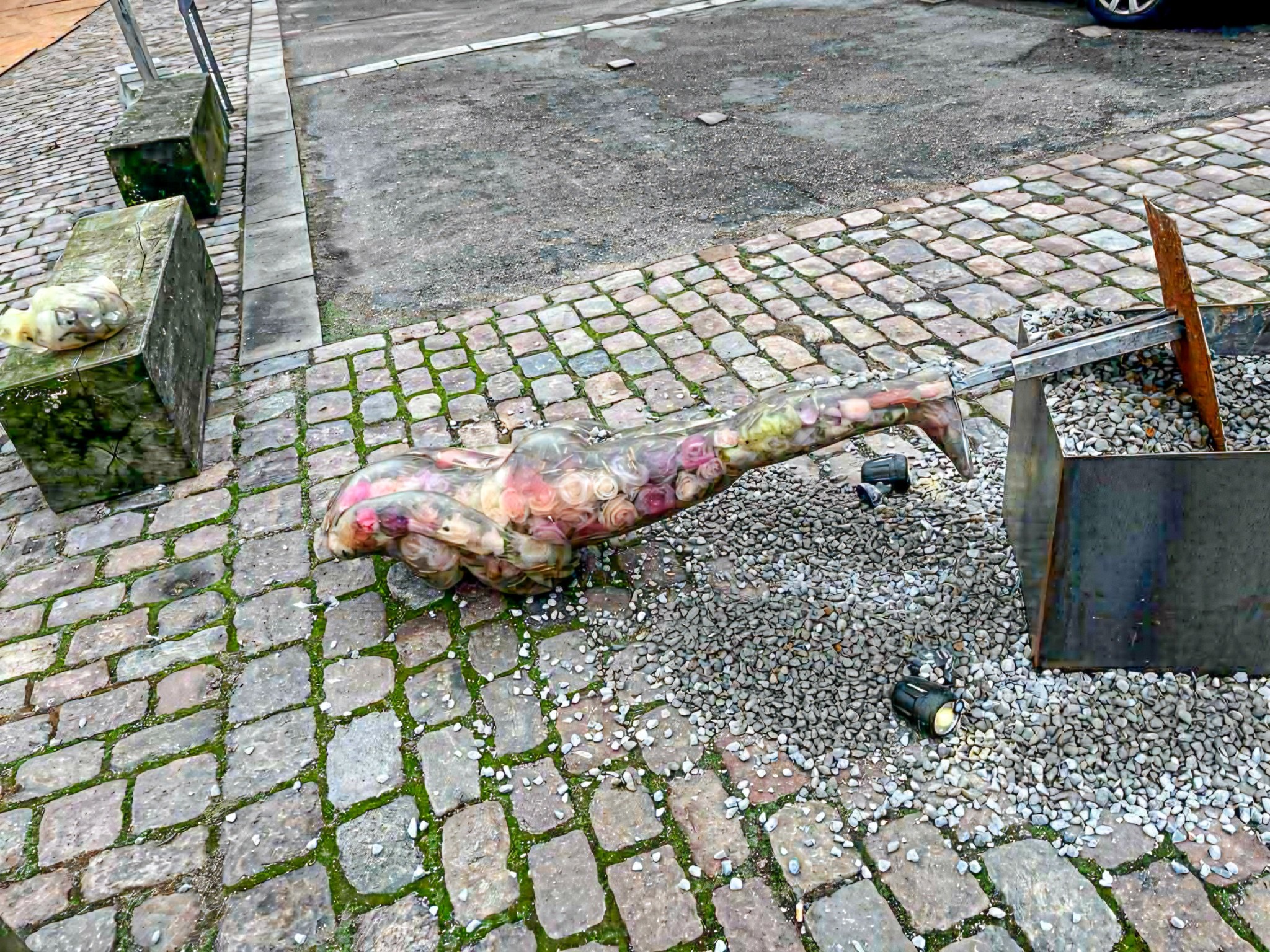 У Копенгагені невідомий зруйнував скульптури Марії Куліковської, присвячені темі війни та життєстійкості українок 3 У Копенгагені невідомий зруйнував скульптури Марії Куліковської, присвячені темі війни та життєстійкості українок