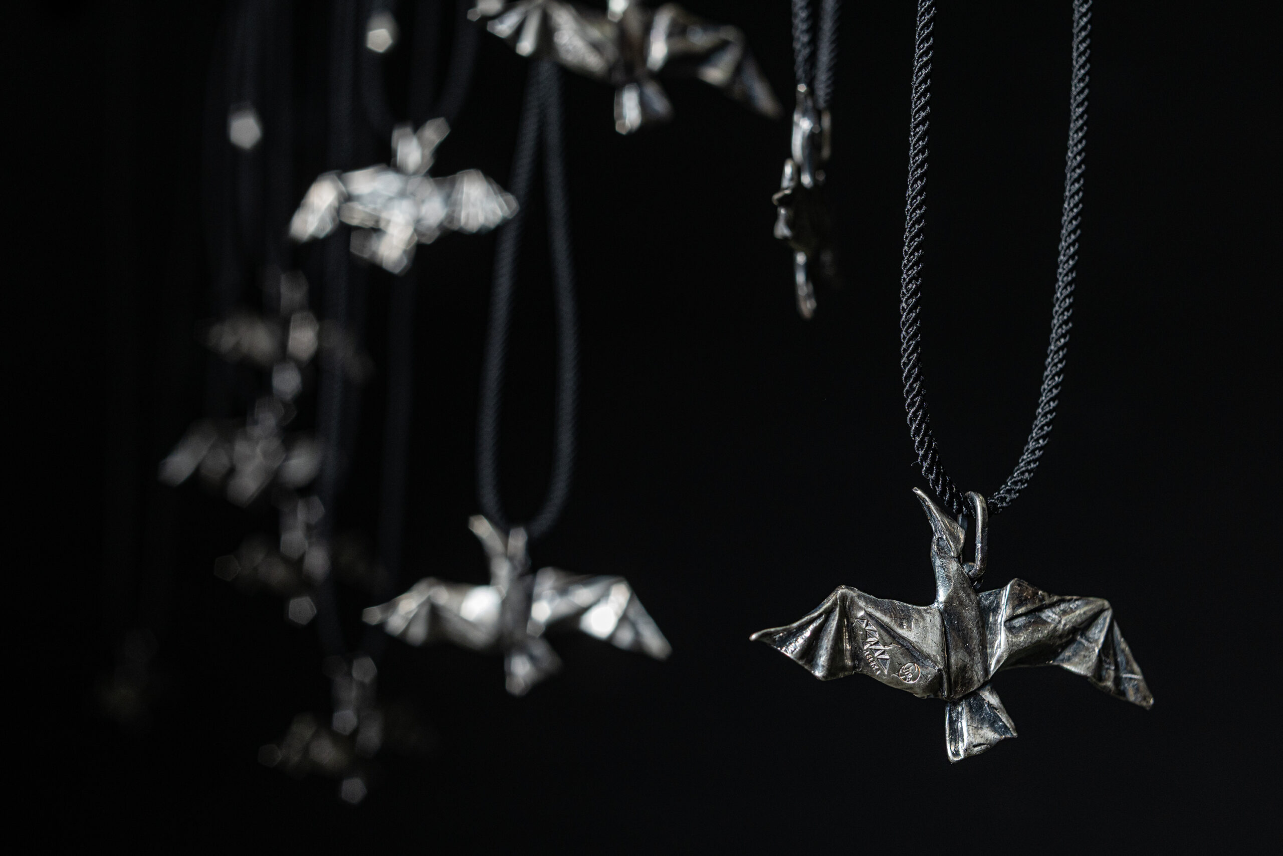 Лімітована колекція прикрас «Крила»: благодійна колаборація для медиків на передовій