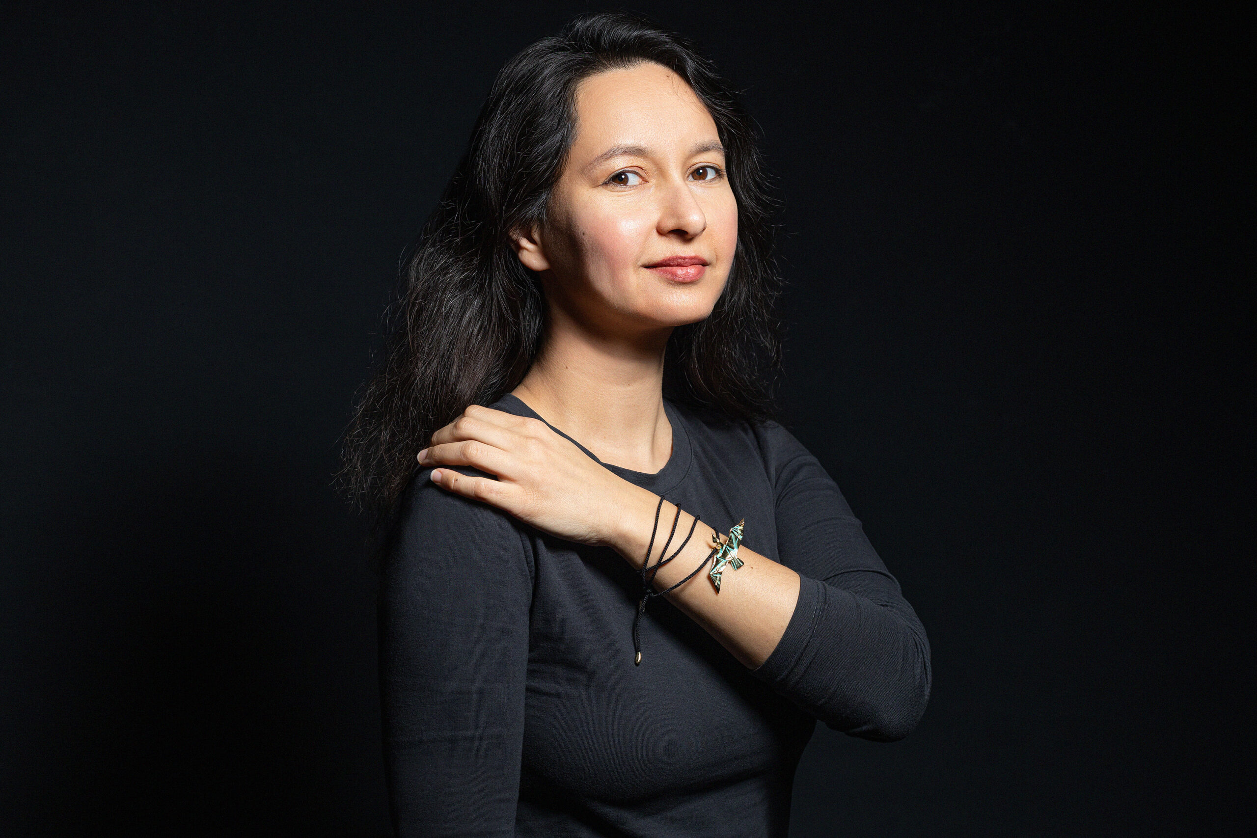 Лімітована колекція прикрас «Крила»: благодійна колаборація для медиків на передовій