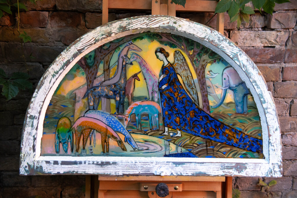 «Зворотні сади»: Як Мирослава Перевальська повертає нас до тиші через скло і колір