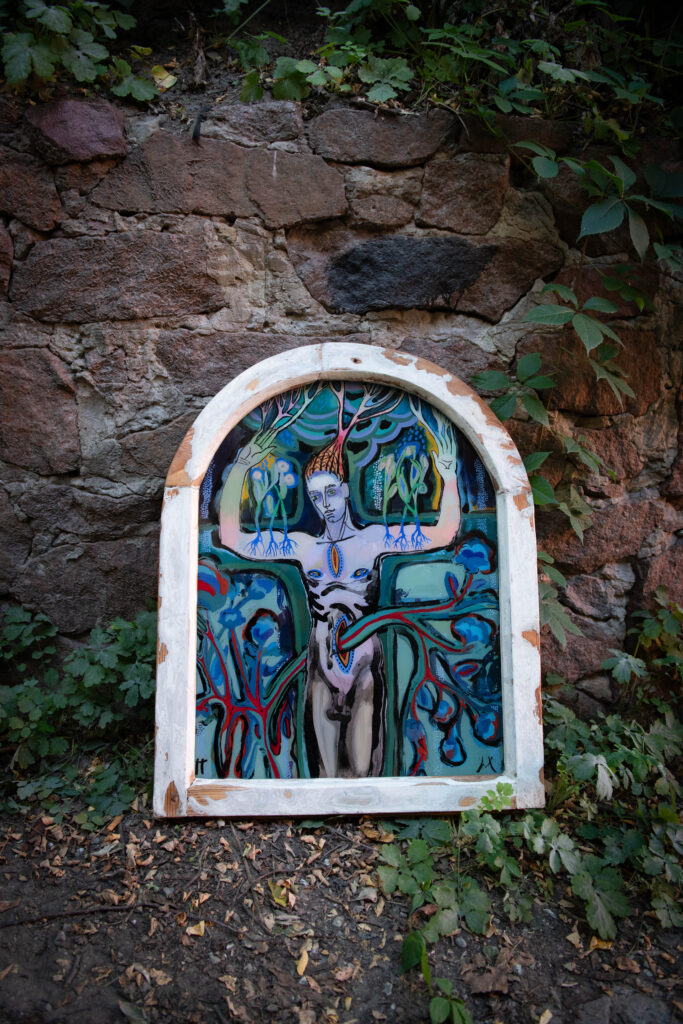 «Зворотні сади»: Як Мирослава Перевальська повертає нас до тиші через скло і колір