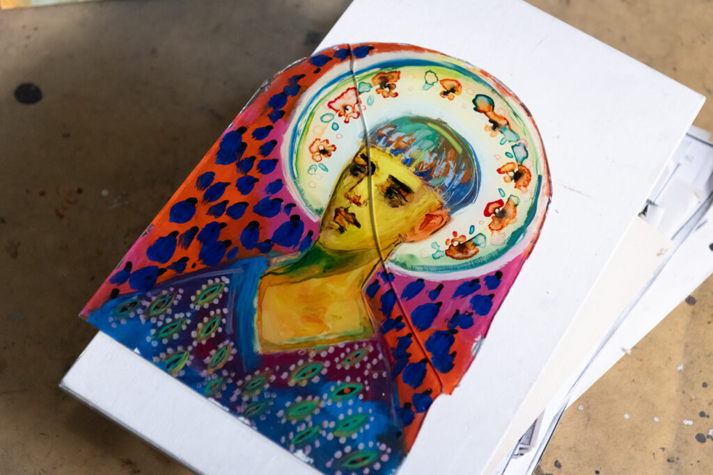 «Зворотні сади»: Як Мирослава Перевальська повертає нас до тиші через скло і колір