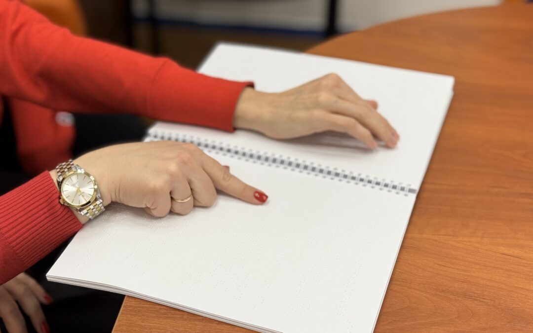 В Україні надрукували шрифтом Брайля унікальні «Мотиваційний календар» і «Щоденник натхнення» для жінок