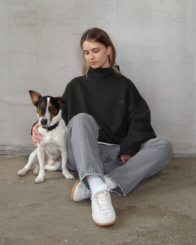 «Підтримуй хвостиків, що шукають дім». Бренд Support by Poustovit створив благодійний дроп для допомоги тваринам у притулках