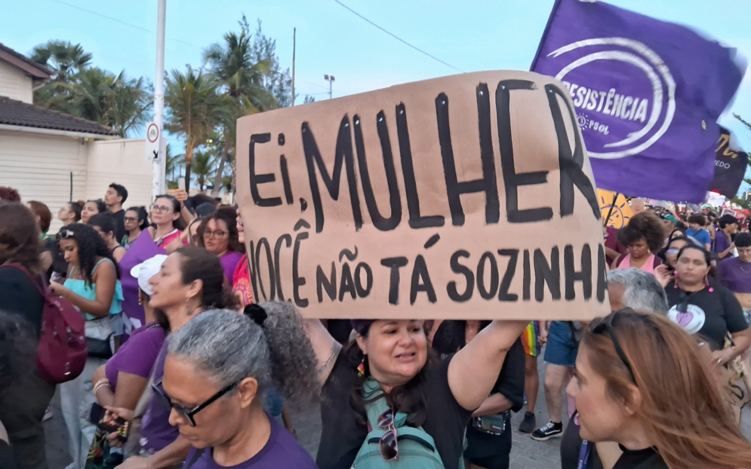 «Мачизм вбиває»: Бразилію сколихнула хвиля масових демонстрацій проти феміциду та мізогінії