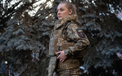 Вісник сексизму 19 Українським військовослужбовицям почнуть видавати жіночі бронежилети у 2026 році — ЗСУ