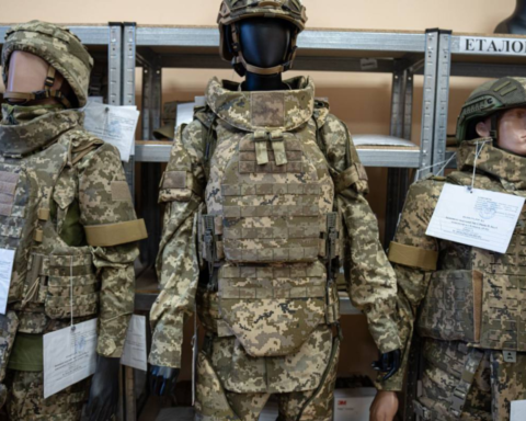 Командування Сил логістики планує закупити лише 2000 жіночих бронежилетів у 2026 році
